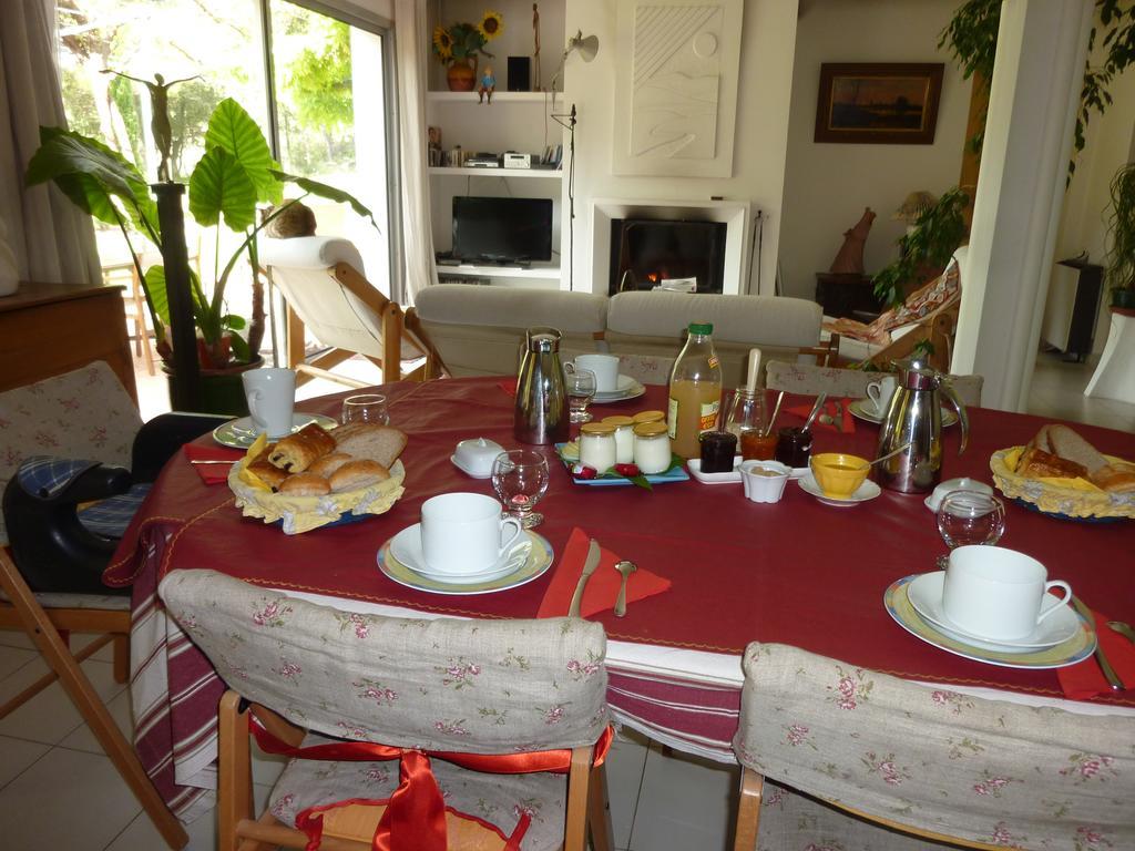 Bed and Breakfast La Genestière Clermont-lʼHérault Esterno foto